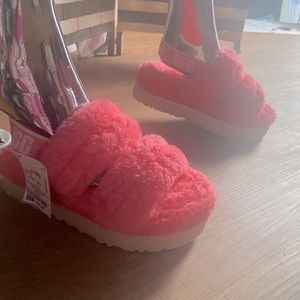 UGG Fluffita Slippers NWT 8